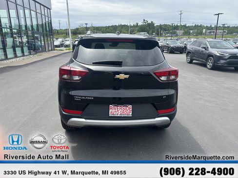 Used 2025 Chevrolet TrailBlazer LT AWD/4WD image 7