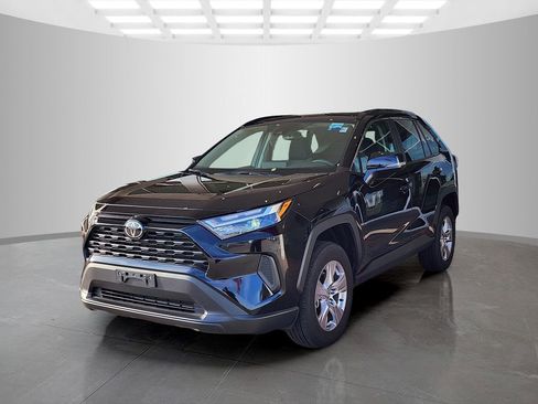 Used 2025 Toyota RAV4 XLE w/ Convenience Package FWD image 9