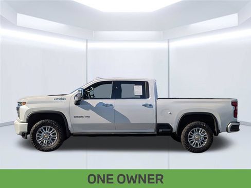 Used 2023 Chevrolet Silverado 2500 High Country w/ Technology Package AWD/4WD image 2