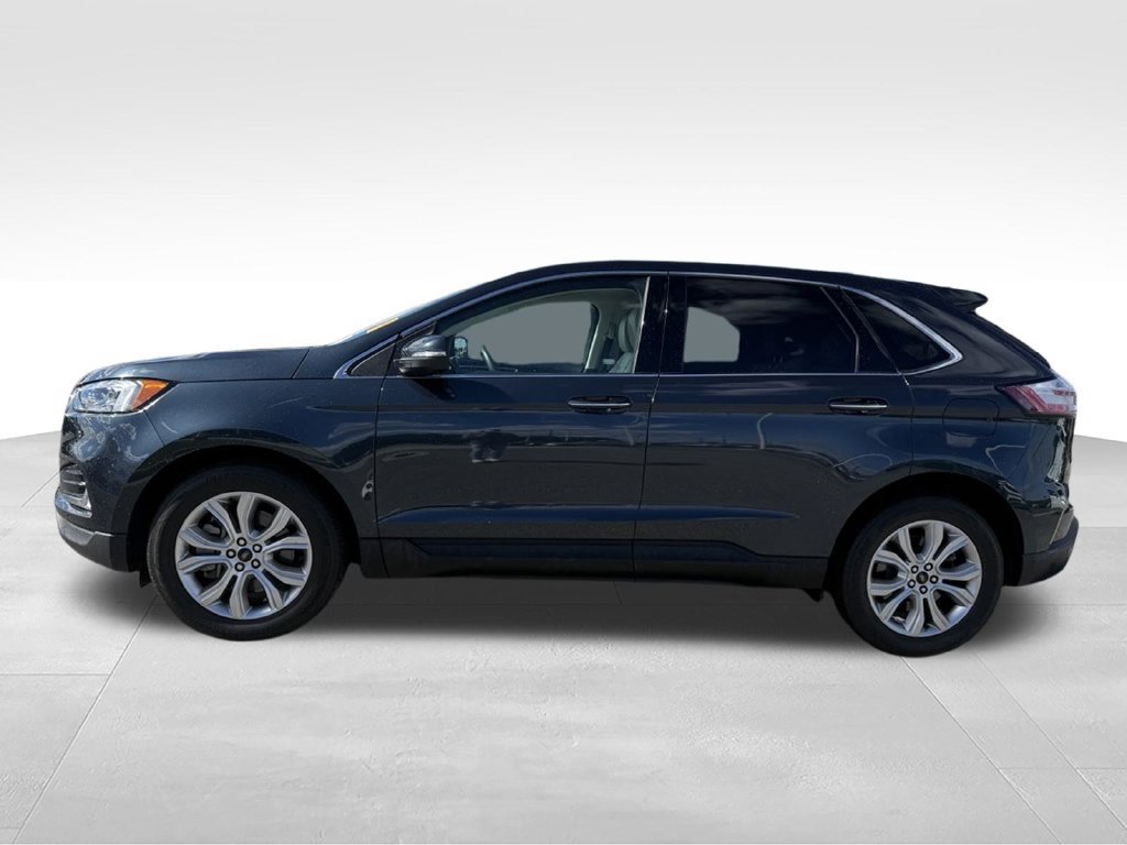Used 2024 Ford Edge Titanium w/ Equipment Group 301A AWD/4WD image 2