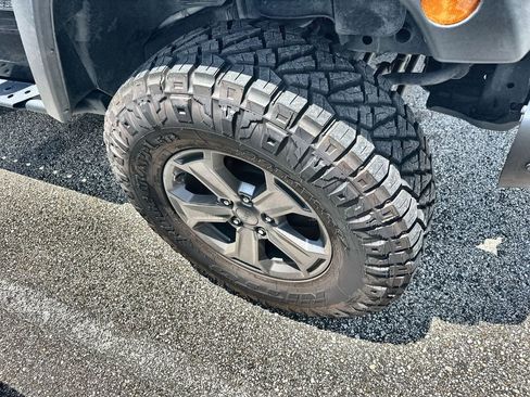 Used 2018 Jeep Wrangler Unlimited Rubicon AWD/4WD image 3