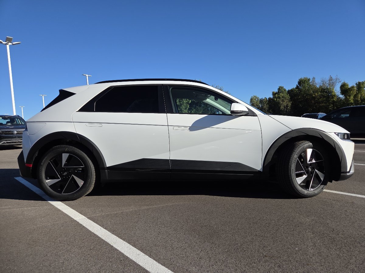 New 2027 Hyundai Ioniq 5 SEL AWD/4WD image 24