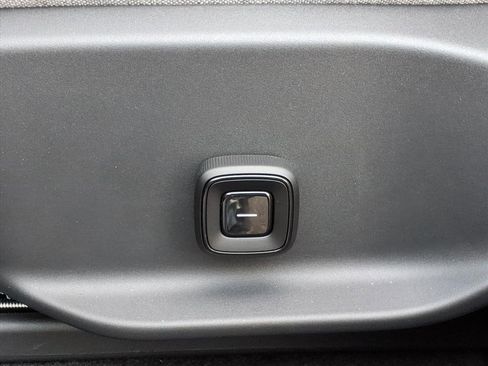 New 2025 Volvo EX30 Ultra w/ Protection Package Premier image 16