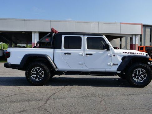 Used 2024 Jeep Gladiator Rubicon w/ Technology Group AWD/4WD image 52
