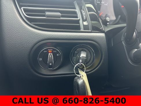 Used 2020 Porsche Macan image 24