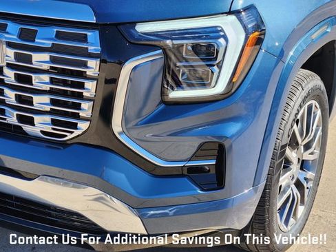 New 2026 GMC Terrain Denali w/ LPO, Black Badging Package image 6