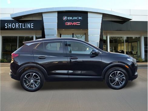 Used 2021 Buick Encore GX Essence AWD/4WD image 2