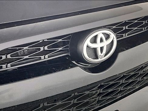 Used 2018 Toyota 4Runner SR5 Premium AWD/4WD image 37