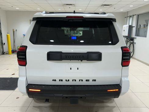 New 2026 Toyota 4Runner SR5 image 8