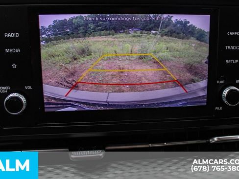 Used 2022 Kia Carnival LX FWD image 33