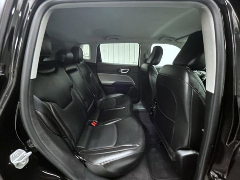 Used 2022 Jeep Compass Limited image 18