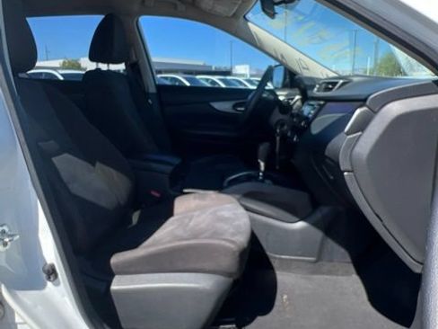 Used 2016 Nissan Rogue S AWD/4WD image 32