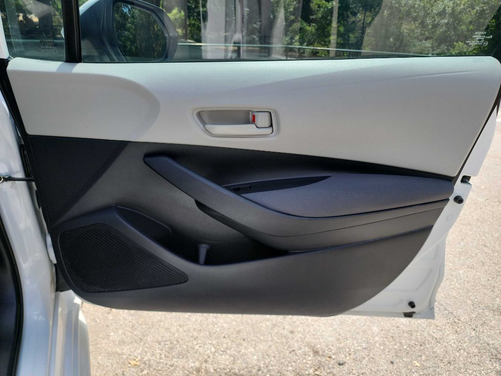 Used 2023 Toyota Corolla LE FWD image 31