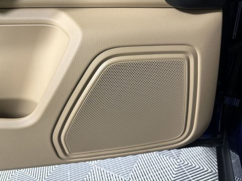 Certified 2025 Porsche Macan image 23