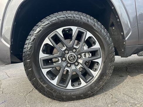 Used 2022 Toyota Tundra Limited image 12