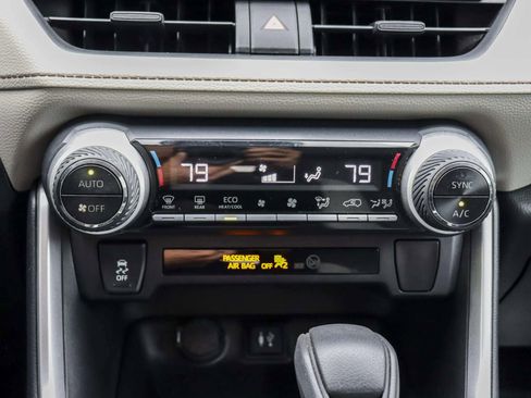 Used 2019 Toyota RAV4 XLE image 21