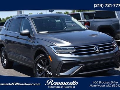 Used 2023 Volkswagen Tiguan SE w/ Panoramic Sunroof Package
