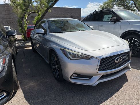 Used 2018 INFINITI Q60 3.0t Luxe AWD/4WD image 3