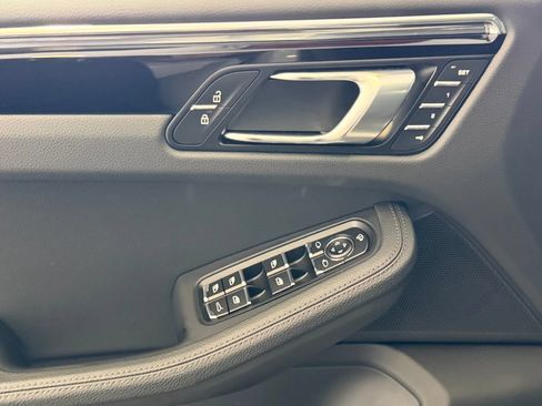 Certified 2026 Porsche Macan AWD/4WD image 14