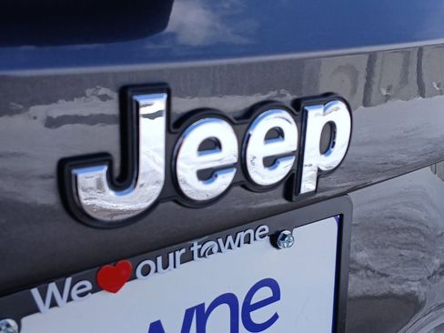 Used 2017 Jeep Renegade Latitude image 29