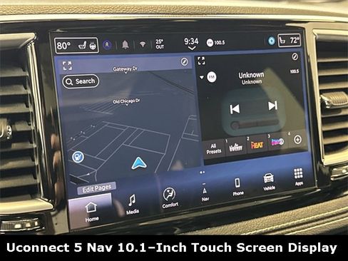 Used 2025 Chrysler Pacifica Limited image 19