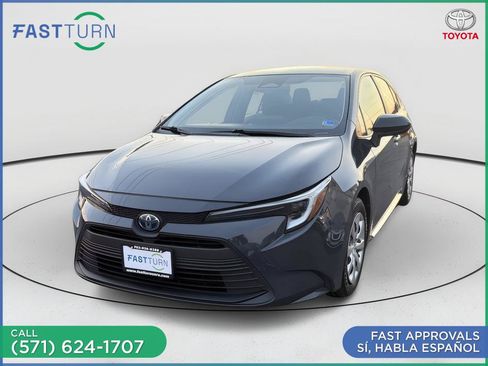 Used 2016 Toyota Camry LE w/ Protection Package (Q2) FWD image 1