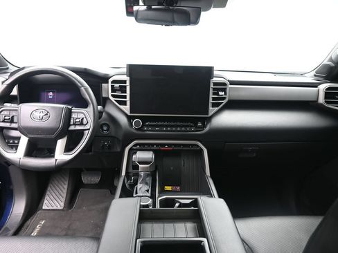 Used 2025 Toyota Tundra Limited AWD/4WD image 27