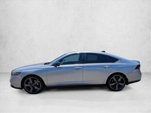 Used 2025 Honda Accord Sport image 9
