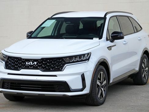 Used 2022 Kia Sorento S FWD image 44