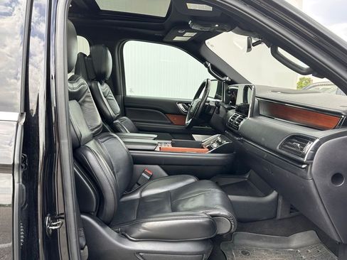Used 2019 Lincoln Navigator L Reserve AWD/4WD image 23