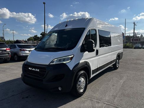 Used 2023 RAM ProMaster 3500 w/ Crew Van Package FWD image 7