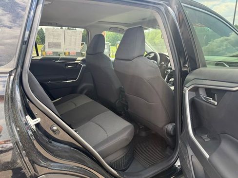 Used 2021 Toyota RAV4 XLE w/ Convenience Package AWD/4WD image 16