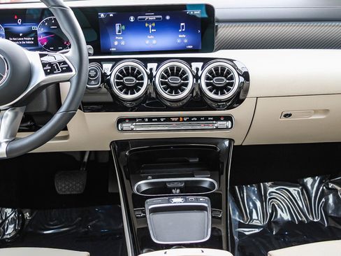 Certified 2025 Mercedes-Benz CLA 250 4MATIC image 12