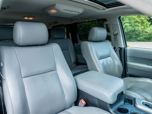 Used 2013 Toyota Sequoia Platinum AWD/4WD image 24