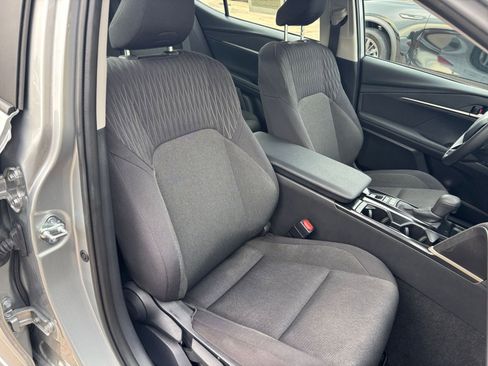 Used 2025 Toyota Camry LE image 35