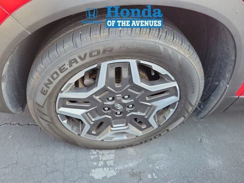 Used 2023 Hyundai Santa Fe Limited FWD image 3