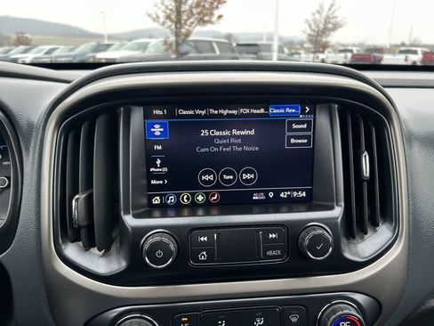 Used 2020 Chevrolet Colorado Z71 image 28