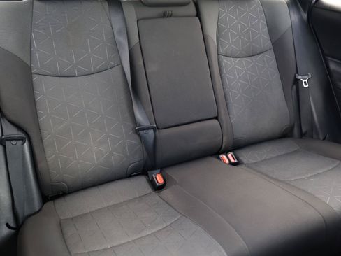 Used 2022 Toyota RAV4 XLE AWD/4WD image 18