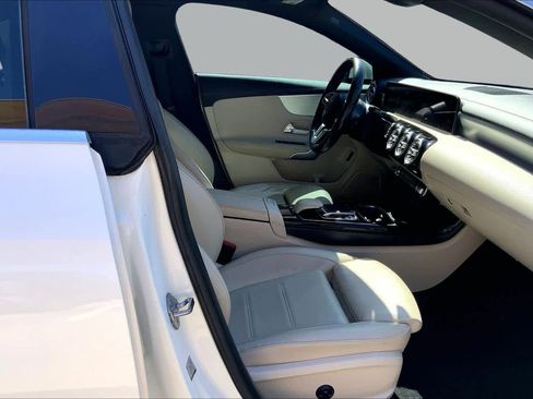 Used 2020 Mercedes-Benz CLA 250 image 9