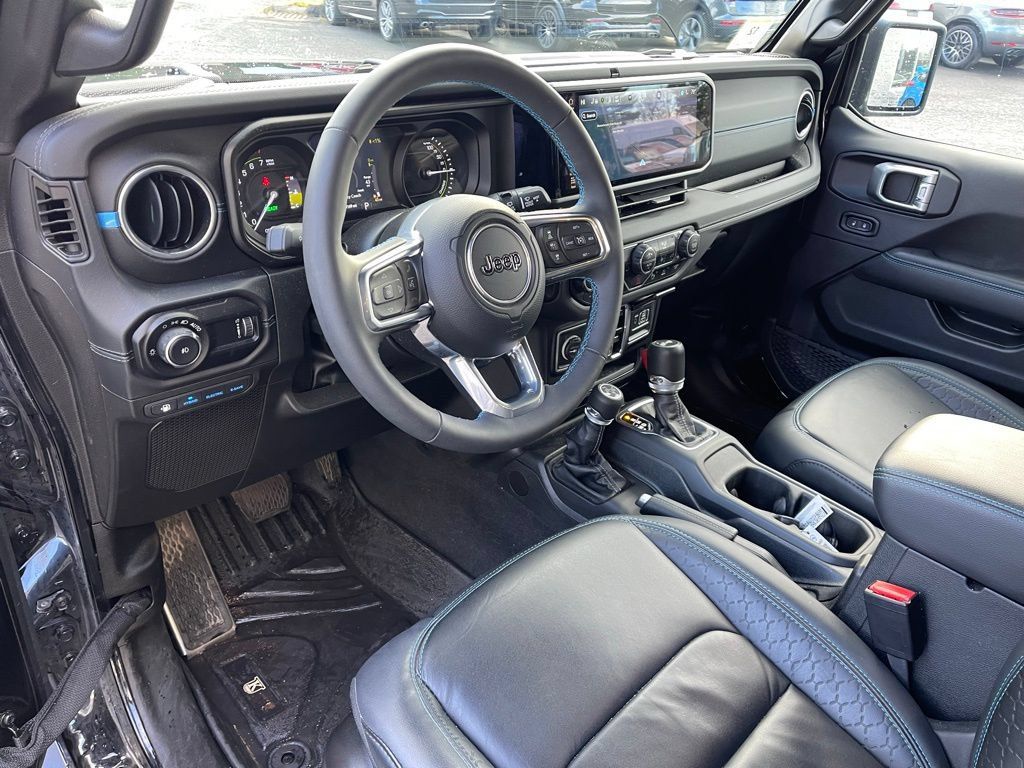 Used 2024 Jeep Wrangler High Altitude AWD/4WD image 19