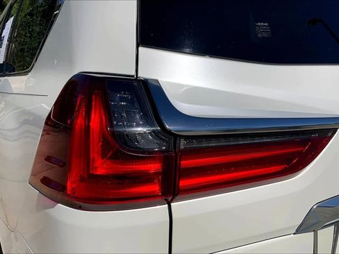 Used 2016 Lexus LX 570 4WD w/ Luxury Package image 54