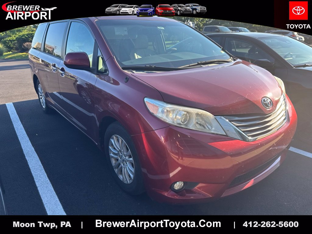 Used 2014 Toyota Sienna XLE FWD image 1