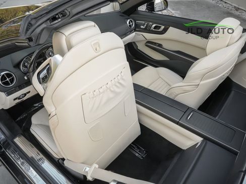 Used 2016 Mercedes-Benz SL 550 image 17