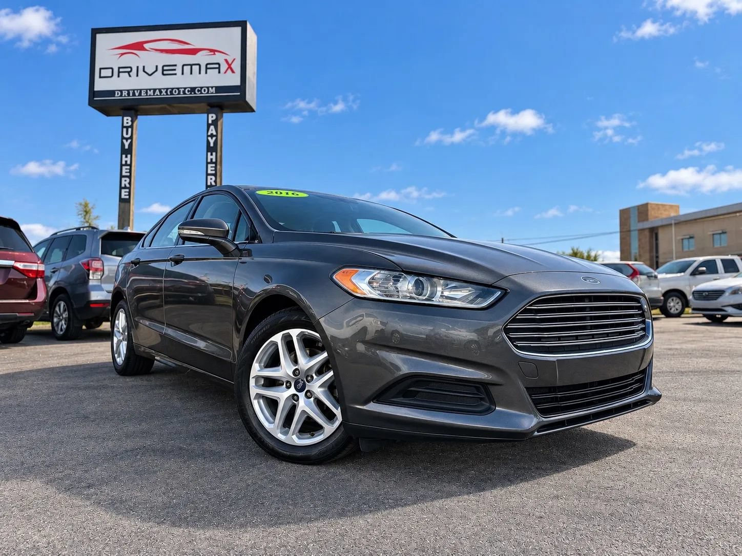 Used 2016 Ford Fusion SE FWD image 1
