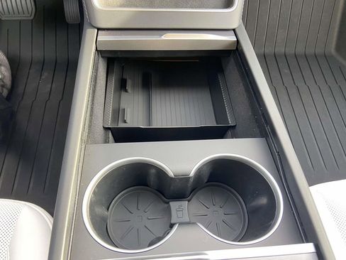 Used 2026 Tesla Model Y 2WD image 25