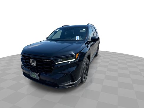 Used 2025 Honda Pilot Black Edition image 4