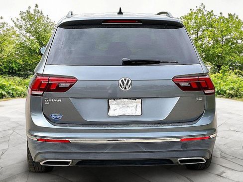 Used 2018 Volkswagen Tiguan SE w/ Panoramic Sunroof Package FWD image 5