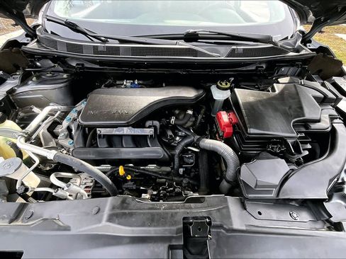 Used 2020 Nissan Rogue Sport SV image 32