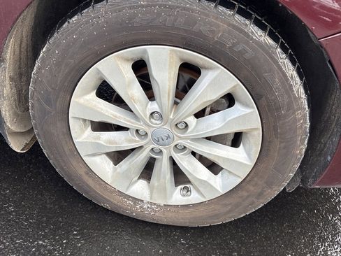 Used 2016 Kia Sedona EX image 19