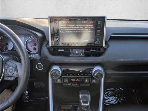 Used 2021 Toyota RAV4 XLE Premium image 12